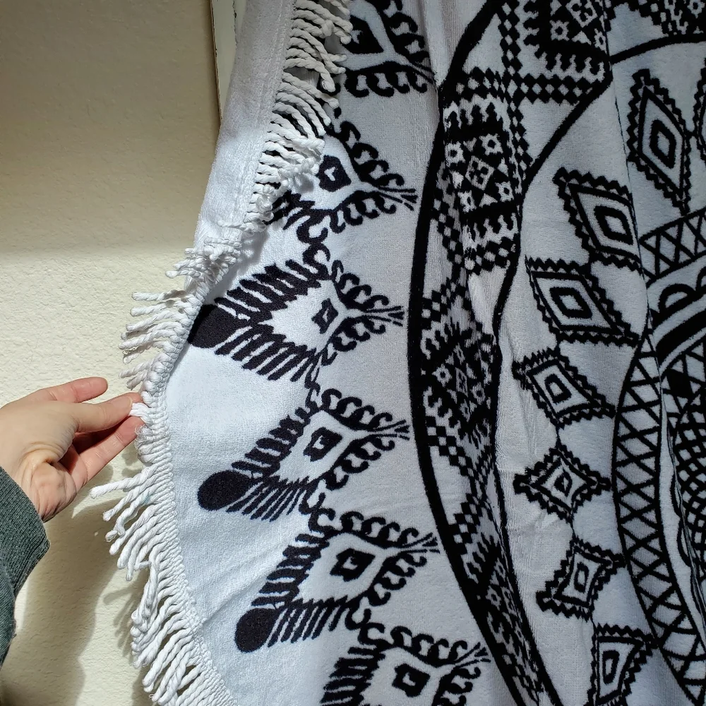 NEW Round Beach Towel Geometric Black and White Circle Towels Mandala